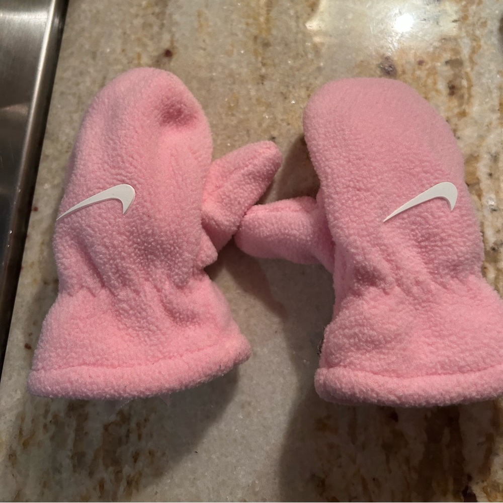 Nike fleece mittens, toddler, barely worn